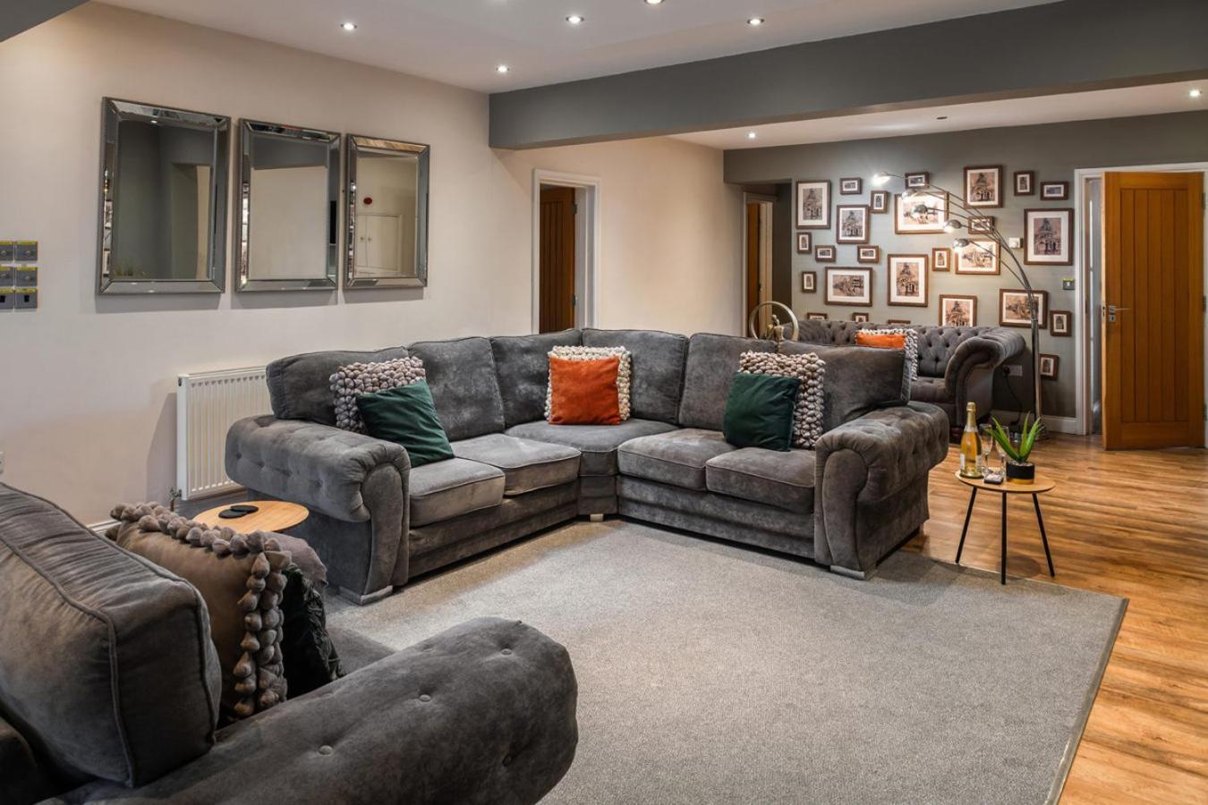Number 3 Pier Road Apartment 惠特比 外观 照片